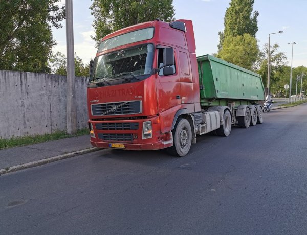 Nyergesvontató kereke tört ki – A sofőr lélekjelenlétén múlt, hogy nem történt tragédia! 