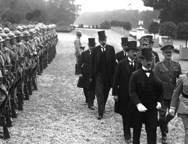 Ma száz esztendeje írták alá a trianoni békediktátumot      