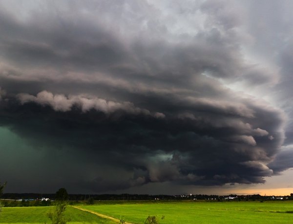 Komoly zivatarok lehetnek többfelé is – Ilyen időjárás várható csütörtökön