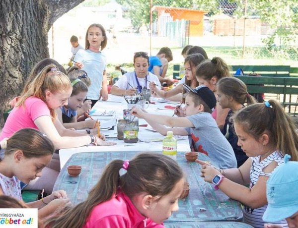 Önkormányzati táborok és meleg étel a nyári szünetben Nyíregyházán