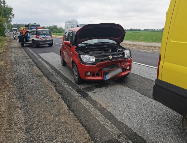 Egy személyt kórházba szállítottak a Tiszanagyfalunál történt balesetből