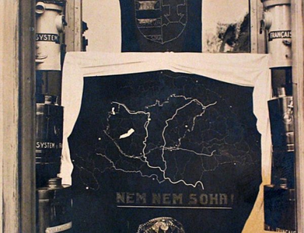 Amiről az utcák mesélnek: „Nem gyászolunk! Ne tűzzön senki fekete lobogót...”