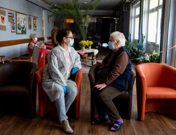 Már látogathatóak a szociális intézmények egészséges lakói  