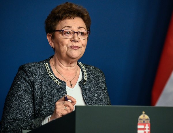 Országos tisztifőorvos: 400 alá csökkent a kórházban ápoltak száma