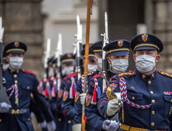 Hétfőtől karanténba kerül mindenki, aki Nagy-Britanniába utazik