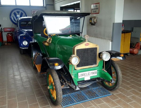 Igazi világritkaság Nyíregyházán! Eláll a lélegzet ezektől a veterán autócsodáktól! 