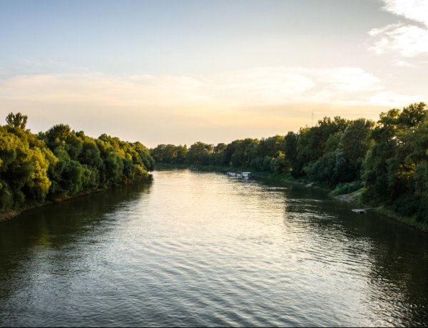 Szerelmi bánatból ugrott a Tiszába – A NAV munkatársa és rendőr társa mentették meg