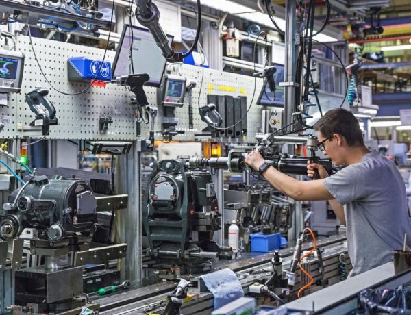  Már több mint 10 ezer álláskeresőt juttatott munkához a munkahelyteremtő bértámogatás