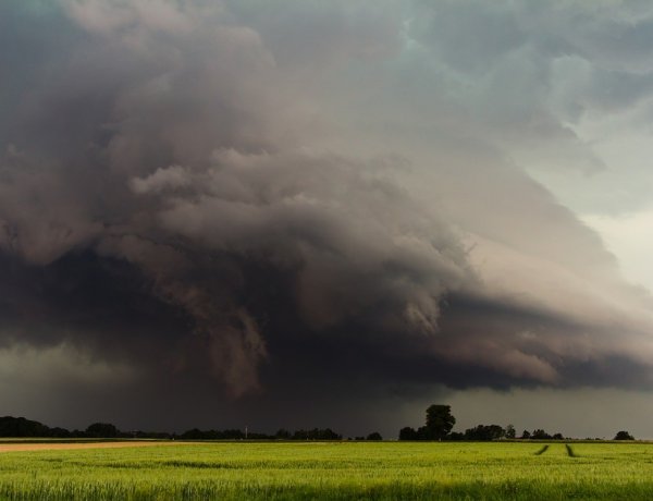 Első- és másodfokú figyelmeztetéseket adtak ki péntekre     