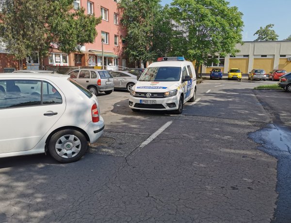 Koccanás parkolás közben - Két autó sérült meg az Ungvár sétányon