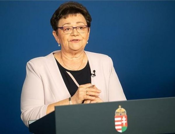 Lakodalmat, temetés utáni búcsúztatót már 200 résztvevővel tarthatnak