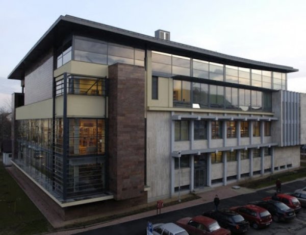 A mai naptól újra kinyitott a Móricz Zsigmond Könyvtár - Még korlátozott szolgáltatásokkal