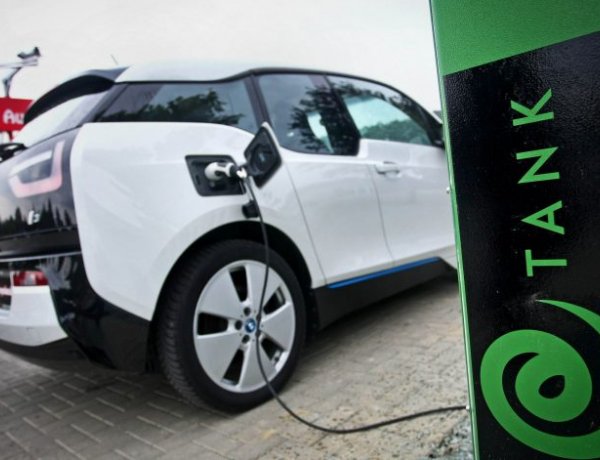 Június 15-től lehet pályázni elektromos autók és robogók vásárlására