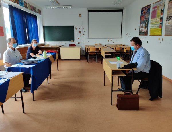 Megkezdődtek a záróvizsgák a Nyíregyházi Egyetemen - Maszkban érkezhetnek a hallgatók