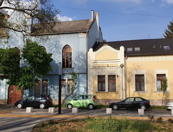 Elkezdődött a Benczúr és Bessenyei tereket övező utak, járdák felújítása 