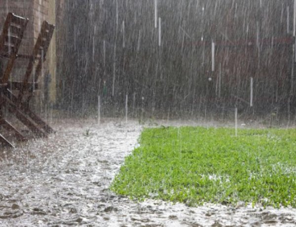 Ismét felhőszakadásokra figyelmeztet a meteorológia          