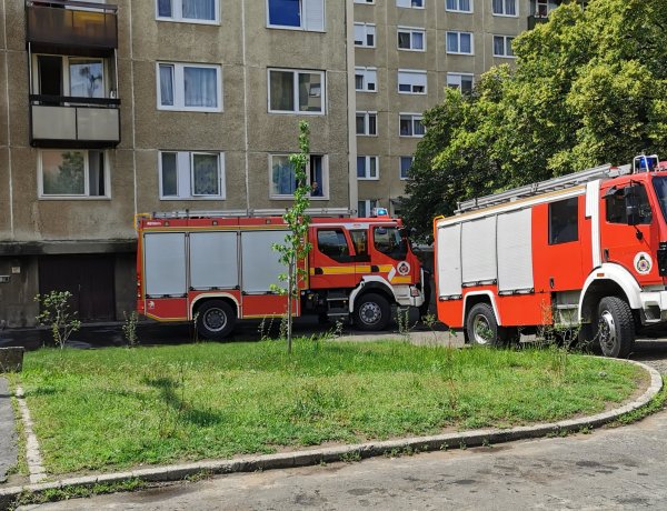 Nagyobb volt a füstje mint a lángja - Kivonultak a tűzoltók az Ungvár sétányra
