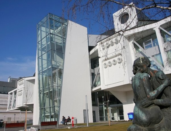 Hétfőtől nyit a Váci Mihály Kulturális Központ valamennyi tagintézményével együtt