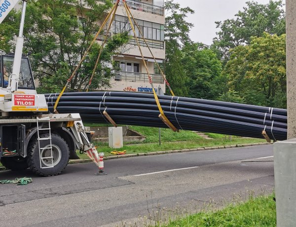 Csőcsere a Krúdy Gyula utcán - 600 méter hosszan kezdődtek munkálatok 