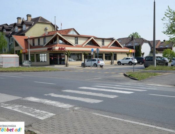 Kezdődik a Csaló közi körforgalom építése , de a belvárosban is dolgoznak