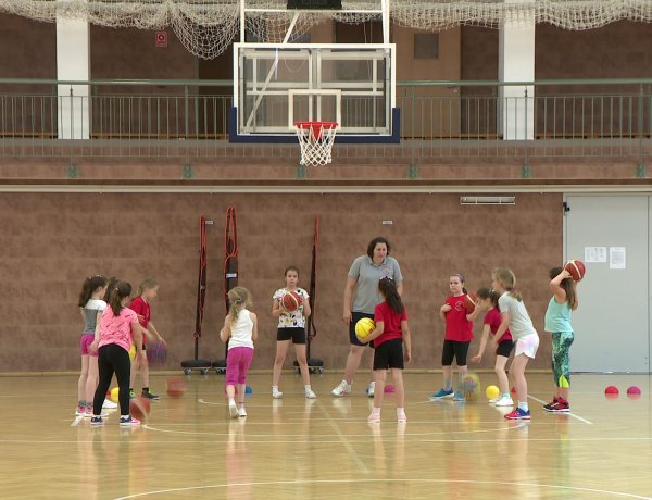 Sport, játék, kézműves foglalkozás - Nyári tábort szervezett a Nyíregyházi Kosársuli