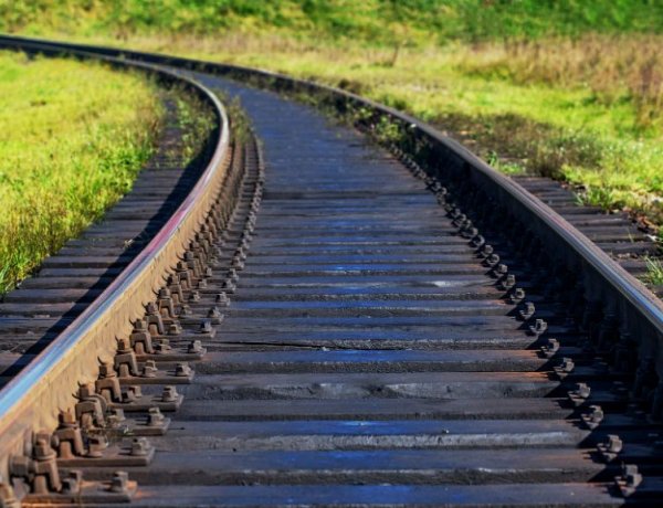 Korlátozás a 38-as számú főút Tiszanagyfalu és Nyírtelek közötti vasúti átjárójánál