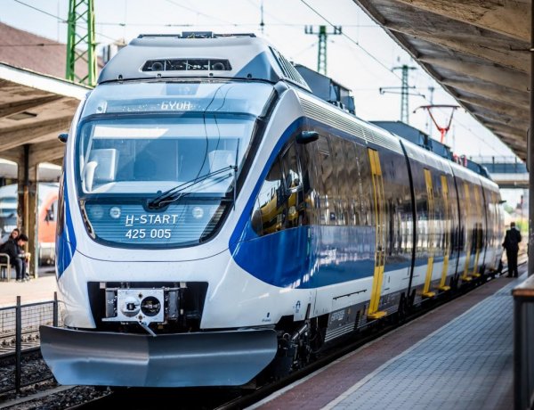 Nyáron is ingyen utazhatnak vonaton az iskolás csoportok    