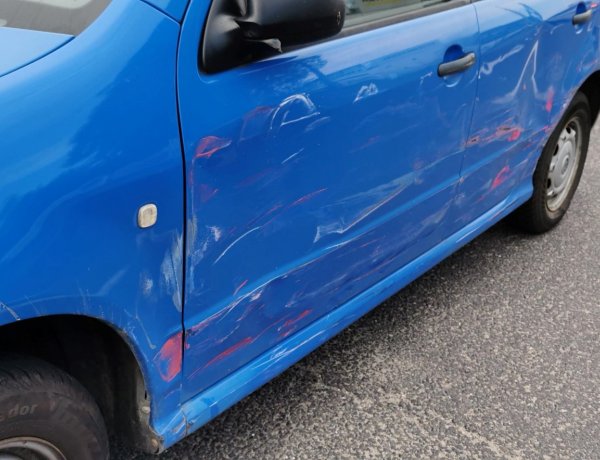 Ukrán kamion okozott balesetet a Pazonyi úton szombaton délután