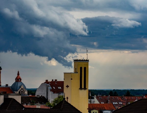 Enyhül a hőség, de előfordulhatnak felhőszakadások pénteken is