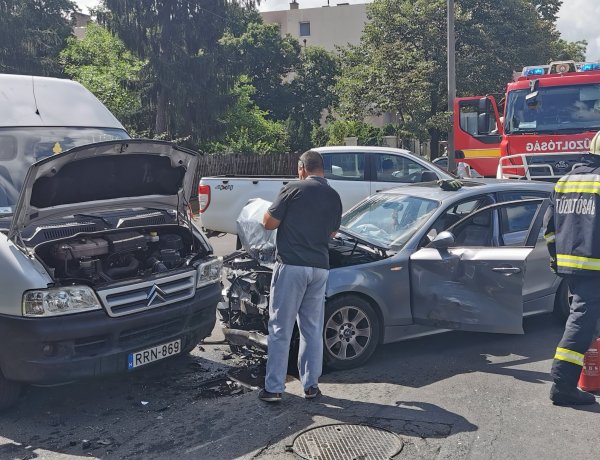 Baleset a Sóstói úton - Két személyt kórházba kellett szállítani