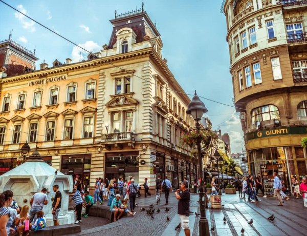 Rendkívüli járványhelyzetet vezettek be Belgrádban az emberi életek védelmében