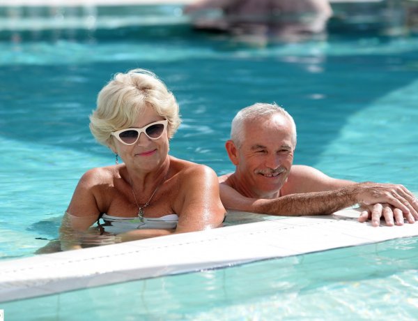 Ma újra kinyitott a méltán népszerű Júlia fürdő! Képeken az első nap!