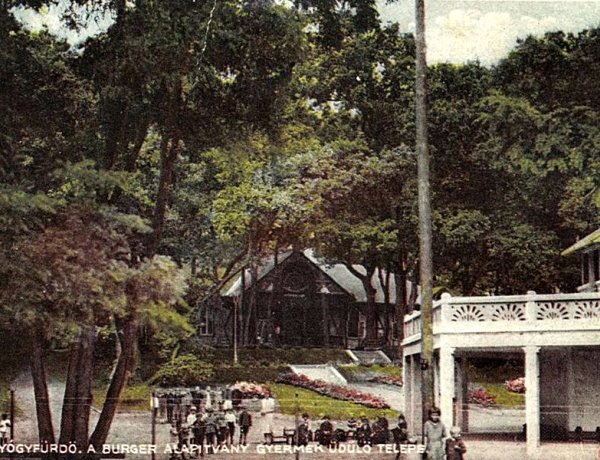 Amiről az utcák mesélnek-Levegőre a gyermekkel!A leányegylet sóstói nyaraltatási akciói 2.