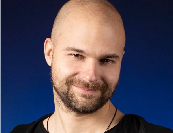 Az ember társas lény - Beszélgetés Horváth Illéssel, a színház művészeti vezetőjével