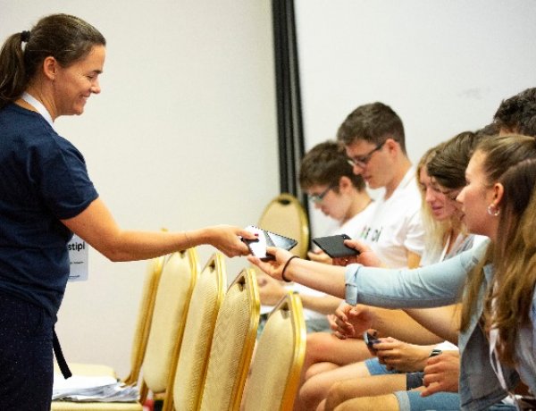 Novák: A legjobb diákoknak ad esélyt a Stipendium Peregrinum ösztöndíj