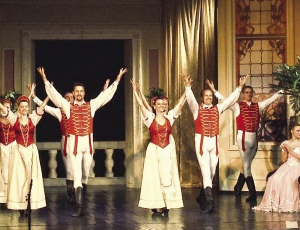 A Csárdáskirálynő Nyíregyházán, a Váci Mihály Kulturális Központban