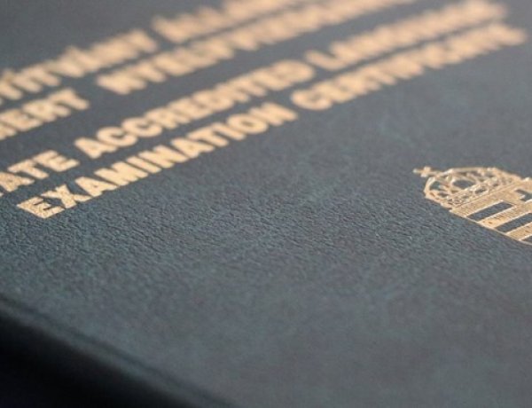 Jövő nyártól államilag elismert nyelvvizsgát lehet tenni magyar jelnyelvből