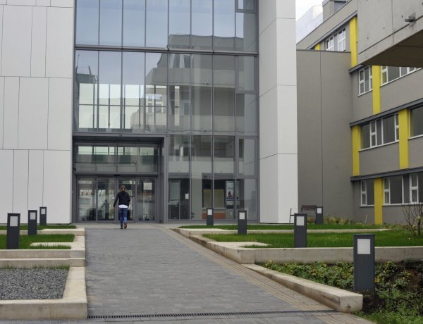 Részleges látogatási tilalom a Jósa András Oktatókórházban – Ezeket az osztályokat érinti