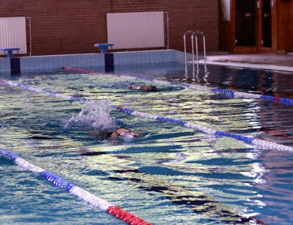 Határozatlan ideig  üzemen kívül helyezik a Júlia Fürdő 25 méteres medencéjét