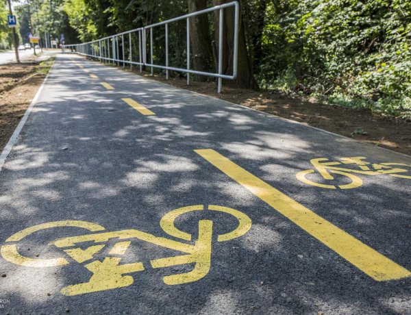 Révész Máriusz Zsurkon tett látogatást – Egyre több a bicikliút szerte a megyében