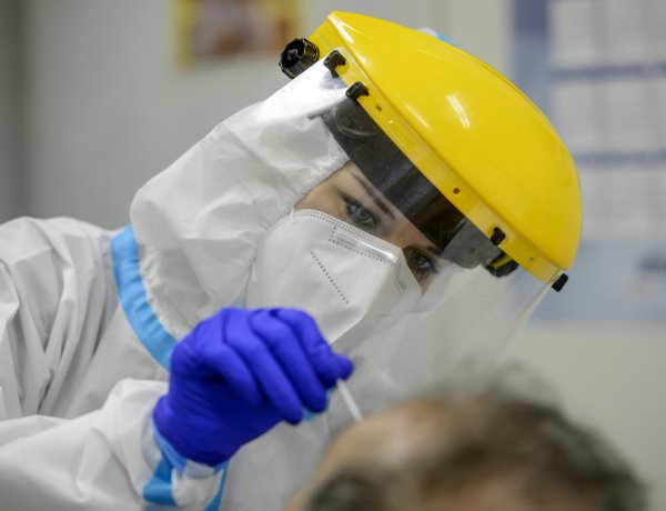 A háziorvos rendeli a PCR-tesztet – Júliusban a kormány vállalja a költségét