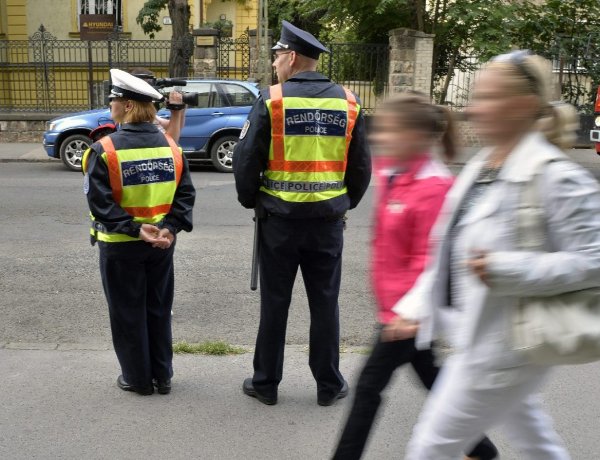 Augusztus elején megkezdik az iskolaőrök képzését: péntekig lehet jelentkezni