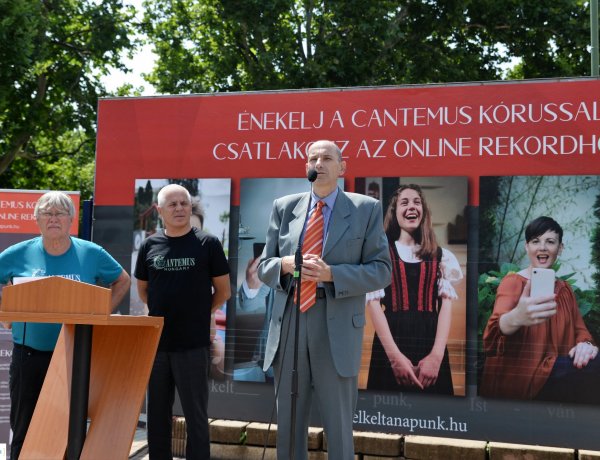 Rekordkísérlet a Cantemus Kórussal – Mindenkit dalra hív az énekkar