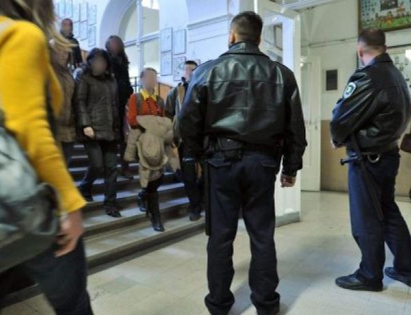 Az iskolaőrség feladata, hogy erős és elrettentő választ kapjanak az iskolabűnözők