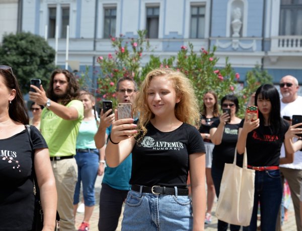 Már hétszázan énekeltek online – Javában tart a Cantemus rekordkísérlete