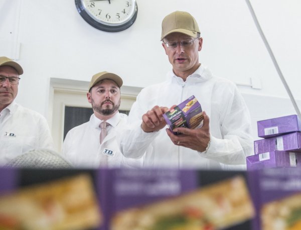 Szijjártó: a magyar gazdaság sikerét a magyar emberek munkája jelenti