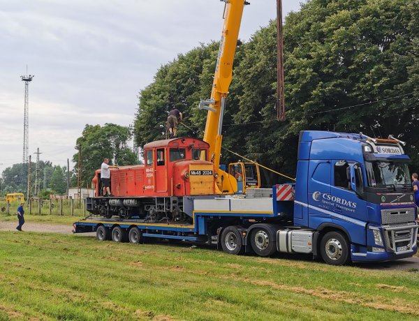 Elvitték az utolsó kisvonatot a Huszár sorról, a MÁV telephelyéről