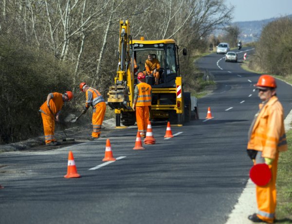 Több milliárd forintos útfelújítás a megyében – A Magyar Közút idei tervei