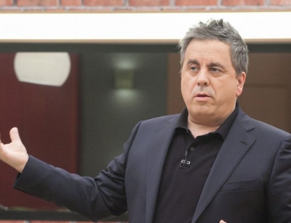 Elmarad Friderikusz Sándor szombatra tervezett, ünnepélyes könyvátadója