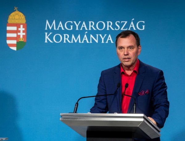 Szlávik: amíg nincs vakcina, csak az eddigi módon lehet védekezni